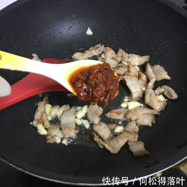 入味|五花肉炒莴笋，咸香入味，下饭极了