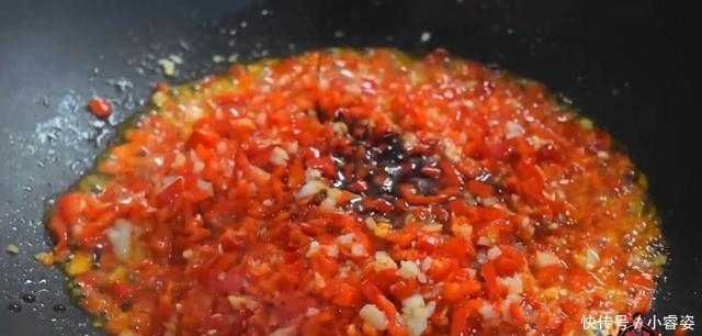 香辣|剁椒鸡翅最好吃的做法,简单美味香辣下饭,看看你喜欢吃不?