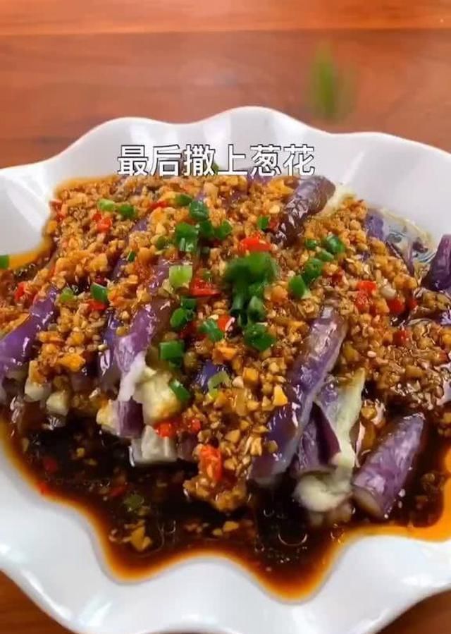  下饭|这道家常菜,不含肉但是营养比肉菜高,富含多种维生素,好吃下饭