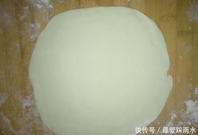 薄饼|想吃馅饼干嘛外买？这个馅饼的做法很简单，皮薄饼又软，超好吃！