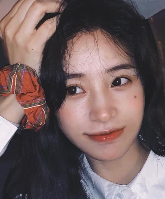  照片|段小薇《青你》淘汰后去吃火锅，路人随手拍下照片，与节目判若两人