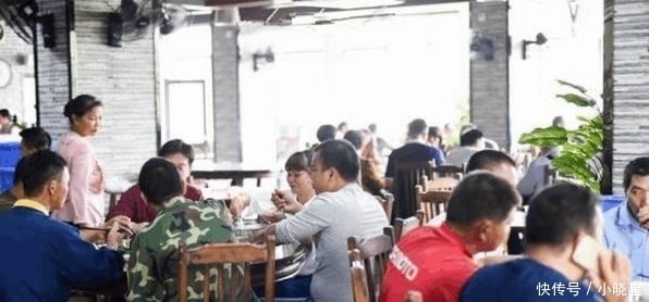 炒牛杂|六十年老店每天只卖四个菜, 店内却天天坐无虚席