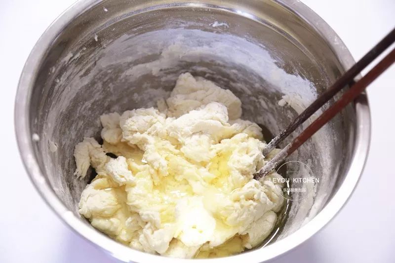 静置|在家做馅饼,和面很重要,照着做馅饼皮薄馅大,放凉了也软软的