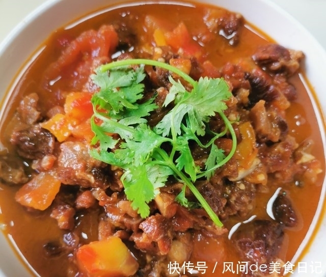  汤汁|西红柿烧牛腩，软烂入味，汤汁浓郁，太香了