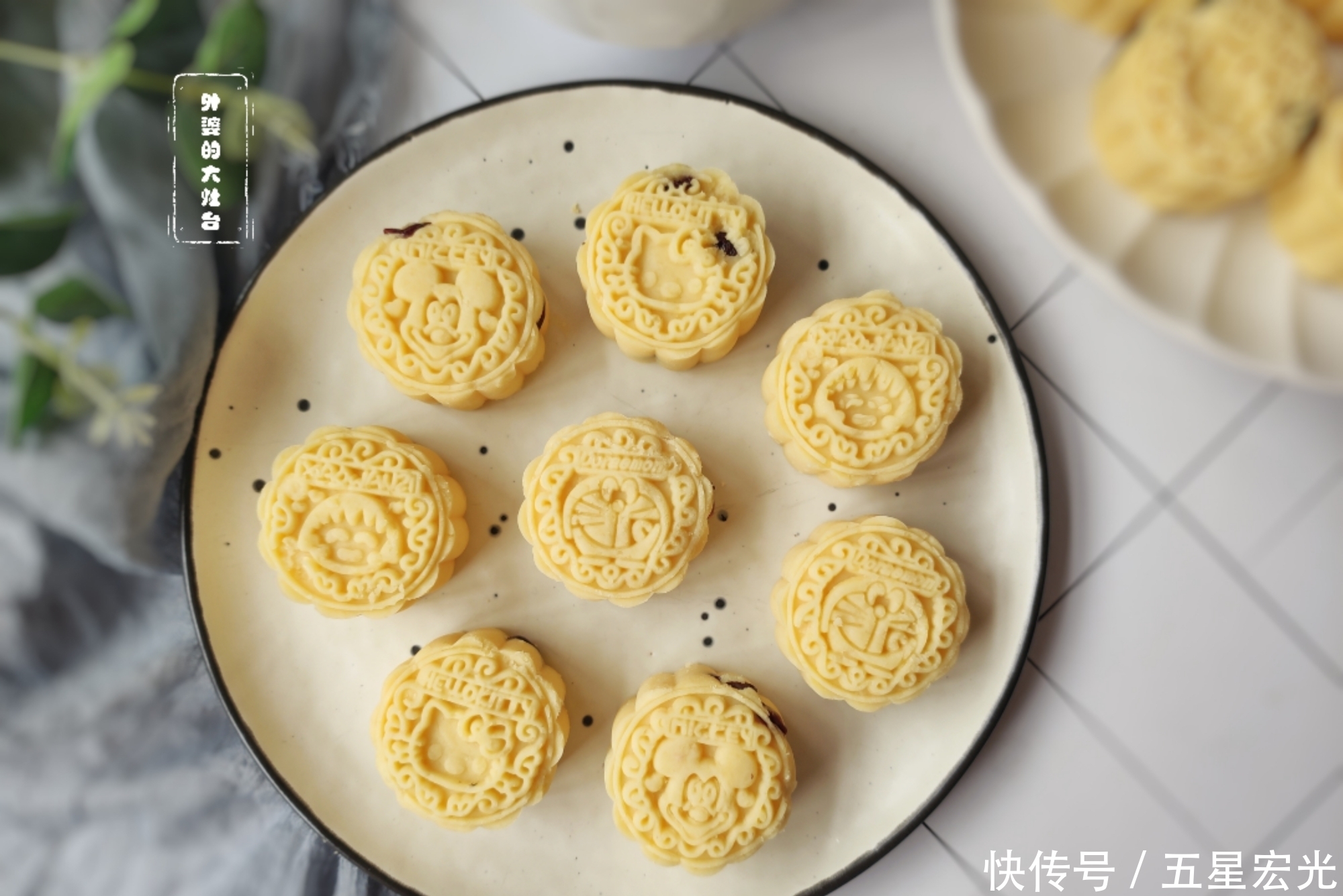 绿豆糕|入秋了,这美食抓紧吃,我家每年做上百个,香甜软糯,比糍粑好吃