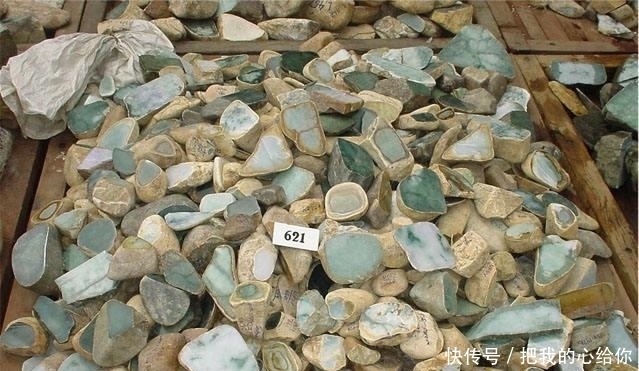 毛料交易|走下神坛的中国“玉都”：石头还能再疯狂？