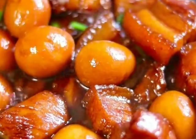 五花肉|肥而不腻全家人都喜欢的五花肉烧鹌鹑蛋,想吃就做一份吧