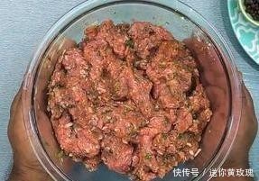 成肉|巴基斯坦传统羊肉串做法！把羊肉搅拌成肉泥再穿成串，太香了