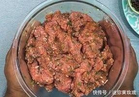 成肉|巴基斯坦传统羊肉串做法!把羊肉搅拌成肉泥再穿成串,太香了