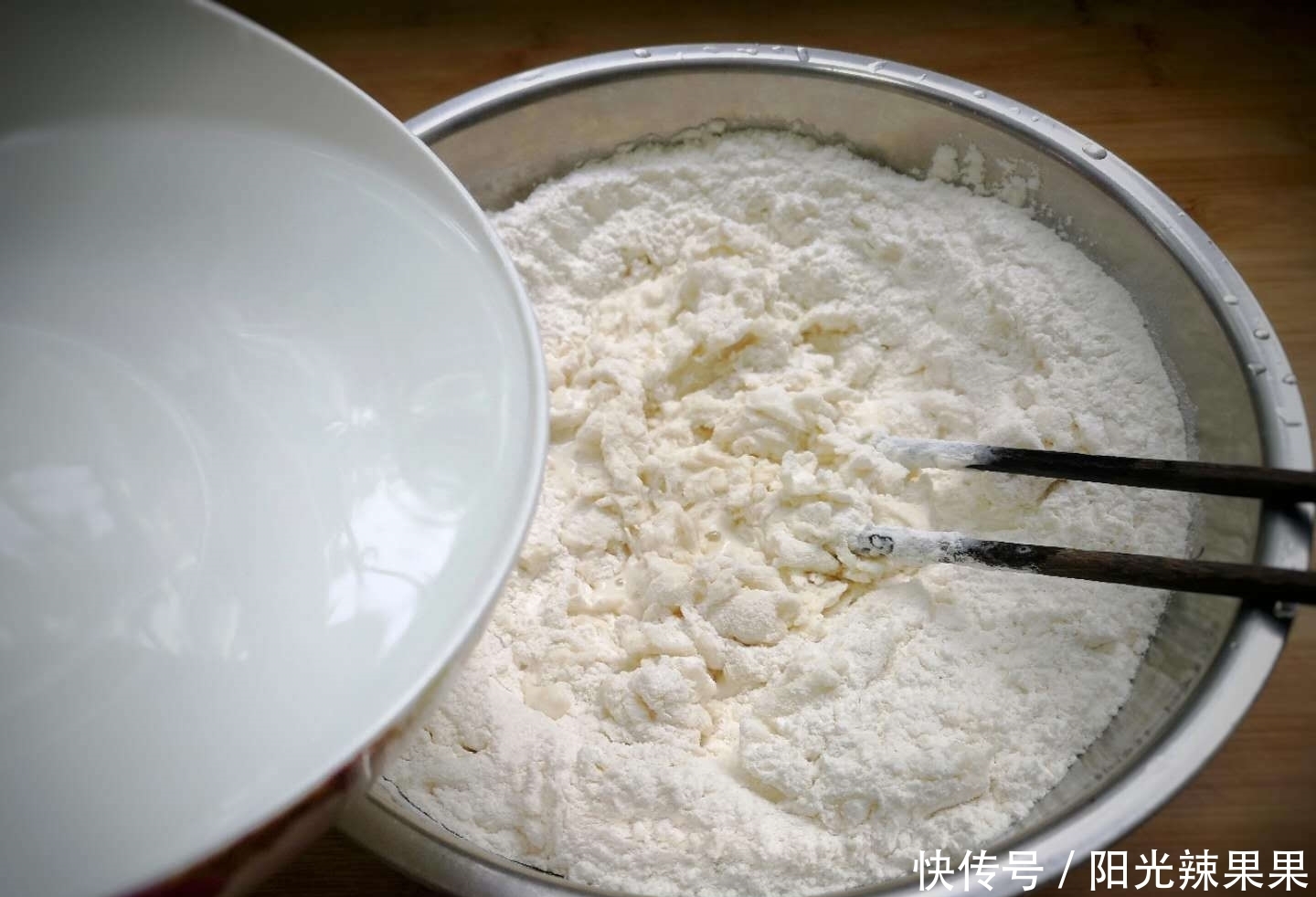 香味|秋要多吃这馅包子,营养丰富,鲜香味美,我家一周吃5次都不腻!