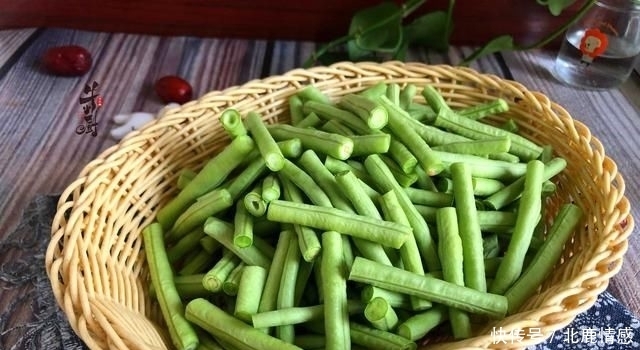  好吃|才知道鸡蛋和它一起炒这么好吃,以前吃的都是什么鬼!