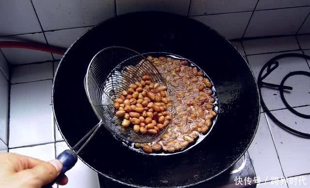 油炸花生|花生是吃生的好还是熟的好?吃错了可能会帮倒忙!
