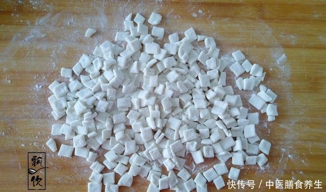 好喝|若家里只剩面粉,教你做美味热汤,每人秃噜两大碗才过瘾,特好喝