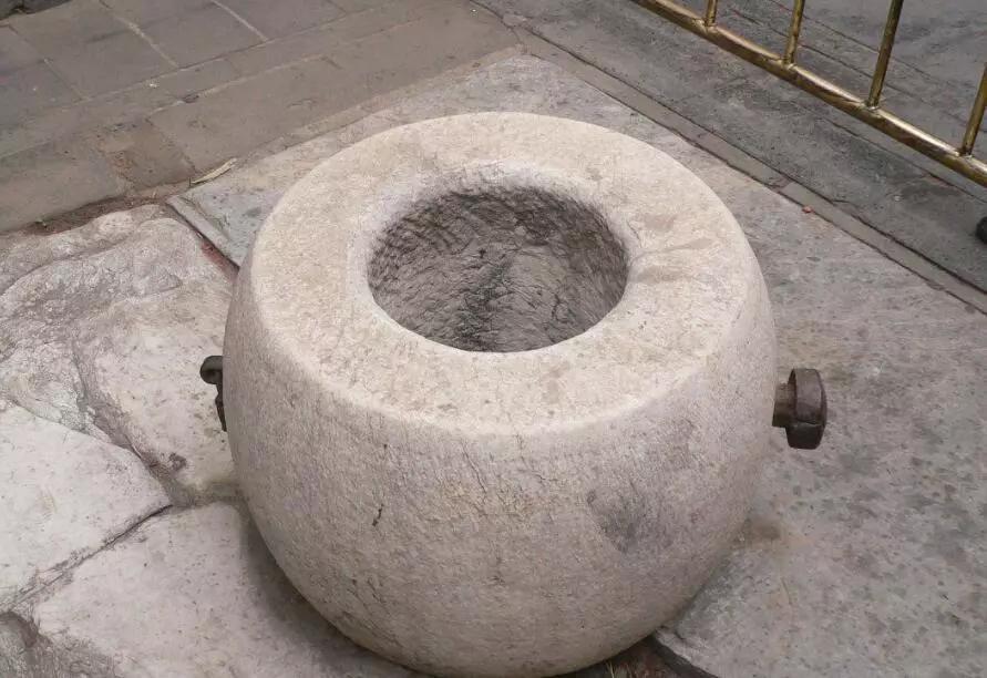 溥仪|皇帝嫔妃众多,为何晚清同治、光绪、溥仪三位皇帝都没子嗣