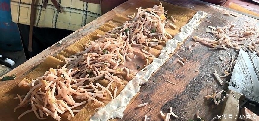 早餐|怪大娘卖“人气”早餐,人均10元随你吃,食客她就不卖给小学生