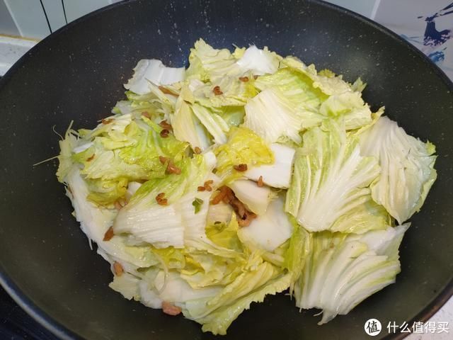 做法|适合新手的白菜炖豆腐家常做法,只需多加一味调料,汤白味鲜,好吃到汤汁都不剩