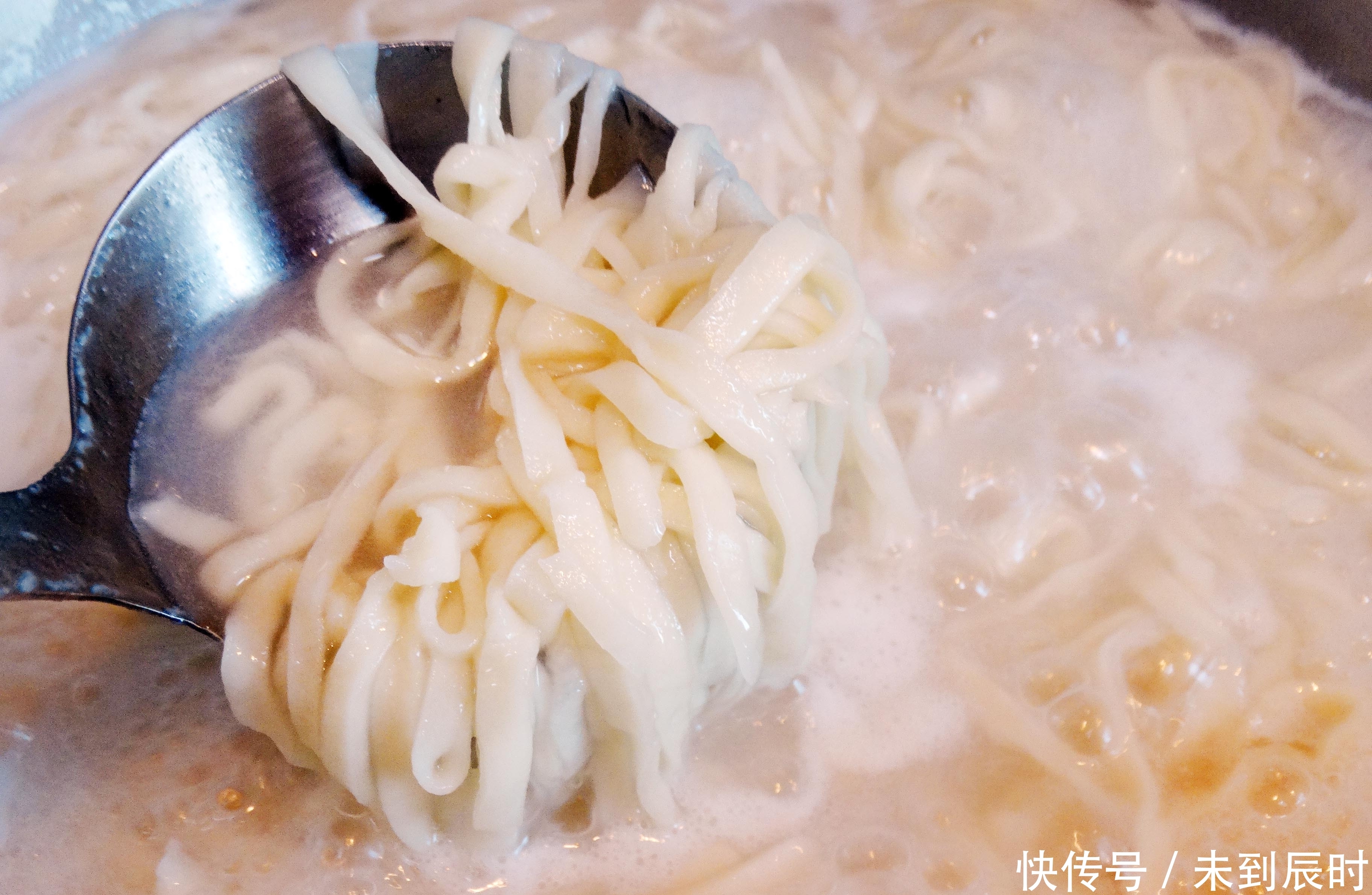 爽滑|煮面条，开水下锅就错了！牢记这4点，爽滑劲道，比面馆的还好吃