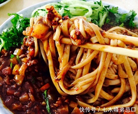 细节性的东|做炸酱面,先别急着炒酱,老面馆大厨:顺序不对,炸酱面不会好吃