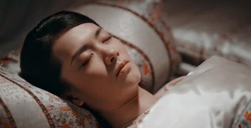后宫|她13岁被乾隆选入后宫,抚育三个儿女,熬死令妃成众妃之首