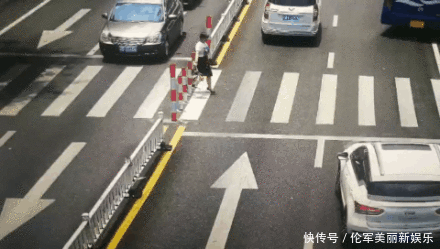 三中路三中|【礼让红黑榜】礼让斑马线 平安永相连