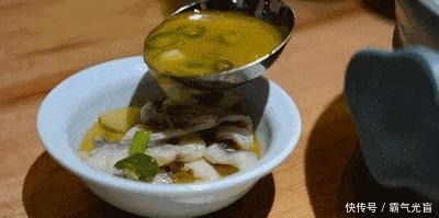 白领|宜宾新晋“美食街”,一到饭点儿人挤人!学生、白领都爱去……