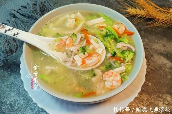 虾仁|女儿常点这道菜，简单烧一烧上桌，食材丰富多样，味道也鲜美