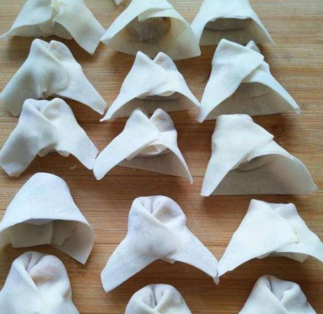 打底|揭秘面馆的馄饨汤,只需要这3样打底,比排骨汤还好喝