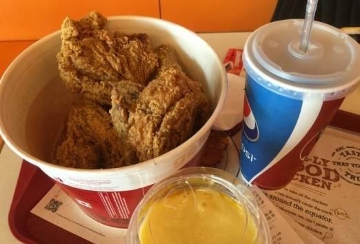 肯德基|肯德基“难吃还贵”的4款食物，土豆泥不算啥，最后1种让人忍不了