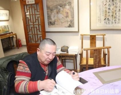 农村|少儿节目主持人董浩,退休后农村生活曝光,坐村口吃面条让人心酸