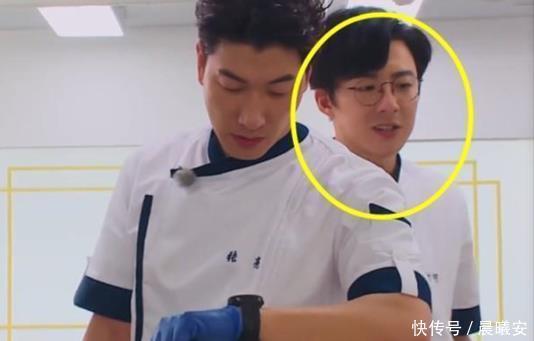 客人|中餐厅被客人“放鸽子”?为救场导演安排群众演员,观众一眼看穿