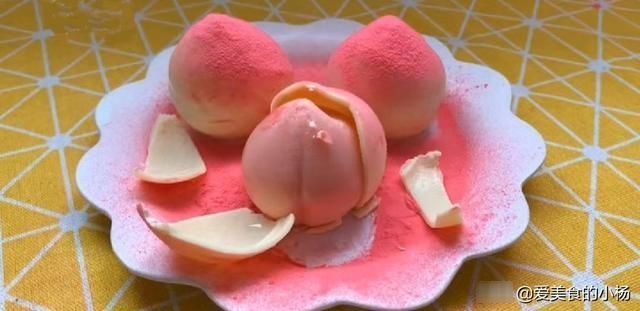 瞬间|最简单的网红甜品仙桃奶冻,抖音百万赞神仙甜品,敲开瞬间超治愈