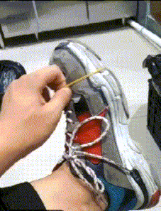  天天|搞笑GIF：我家的电线天天被当成秋千！