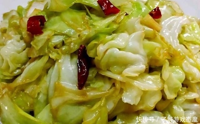  大厨|饭店炒包菜为什么那么好吃？饭店大厨：炒前放一味料，你也能做到