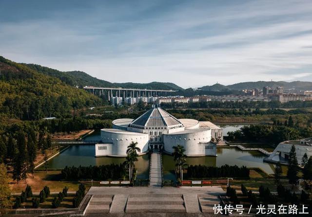 滤镜|活在“有色滤镜”下的东莞,为什么永远不能被忘记?