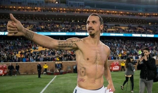 世界足坛|世界足坛四大非人类C罗的蝙蝠背、纳尼的腹肌、卡洛斯的大腿!