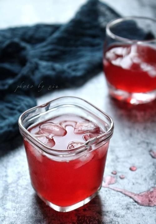 自制|炎炎夏日,教你在家自制冰镇杨梅汁,清爽解暑,几分钟就可以搞定