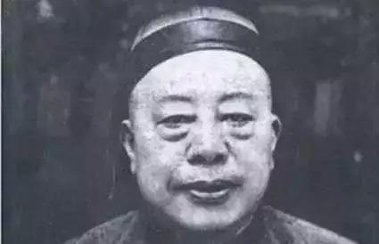 黄金荣|日本人逼黄金荣当汉奸，黄金荣想了一个办法拒绝了，姜还是老的辣