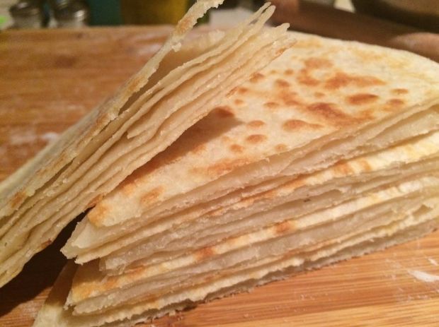 发干|烙饼发干发硬?别再只会开水烫面了,牢记这2点,烙饼柔软层次多