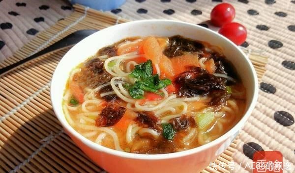 西红柿|教你快手热汤面的食谱,吃一口面,喝一口汤,秋冬季节不怕冷
