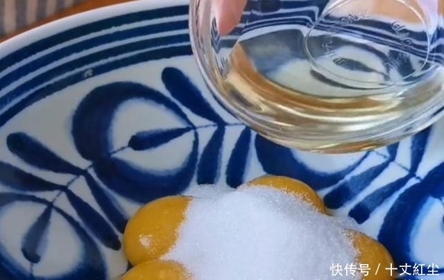 新手|孩子想吃蛋糕不用买,不用烤箱,不用打蛋器,新手也能一次成功