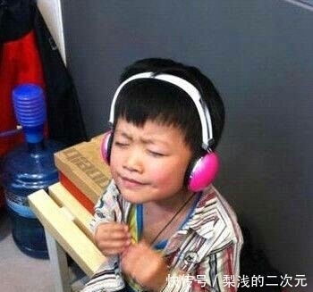 误会|妹子,你的外套是画上去的么,真是个性呀,离远看还真容易误会呢