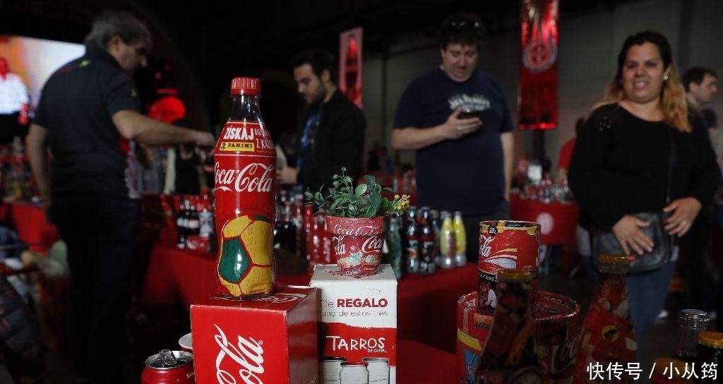 可口可乐|可口可乐为什么比百事可乐好喝? 网友: 喝一口你就知道了