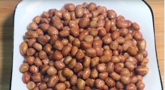 发黑|炒花生米时,千万不要直接下锅,多做一步,花生米酥脆不发黑