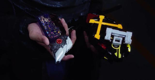 男人|假面骑士01:真男人不破!世界上没有我掰不开的东西!