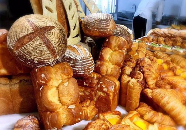  着大量|买面包时，遇到这4种最好别买，点心师：只有不懂的人才会买