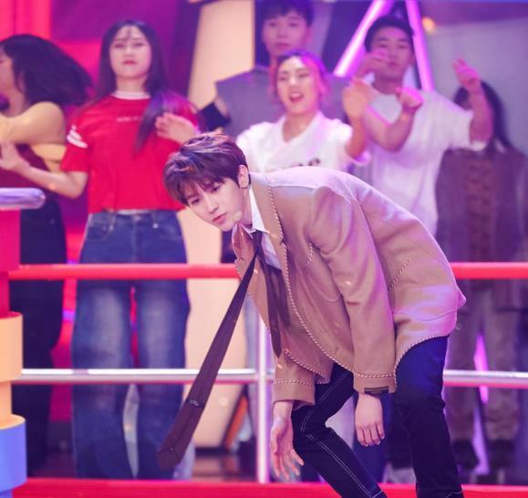  习生|快本预告播出，许佳琪三字告白蔡徐坤，蔡徐坤却说吓死了