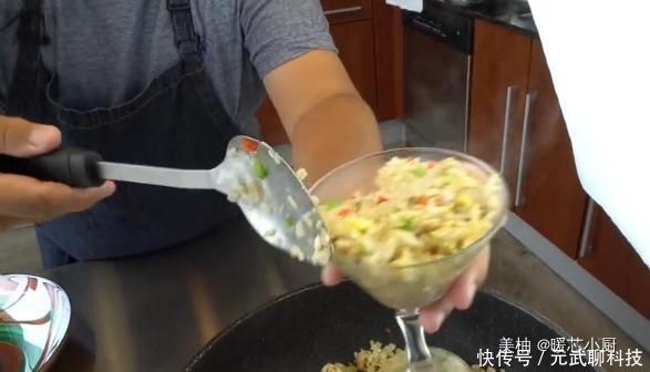 蟑螂|长得像巨型蟑螂的海鲜,日本大厨买到新鲜海虱,一刀下去不忍直视