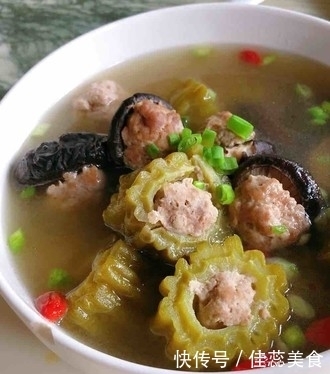  半盘|夏天就应该这样吃苦瓜，刚出锅女儿就吃了半盘，那得有多好吃