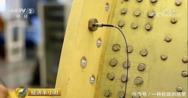 亮相|“飞鲨”新装,最新版歼-15亮相