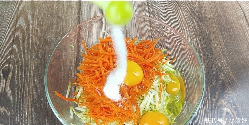 做法|早餐饼新做法,5元成本10分钟出锅,全家人都爱吃,看完包你学